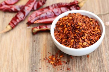 Kurutulmuş kırmızı biber ile