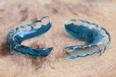 hizmetli tel dişlerde ahşap