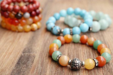 Bilezik parlak renkler - yeşim