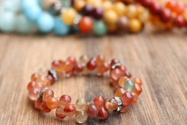 Bilezik parlak renkler - yeşim