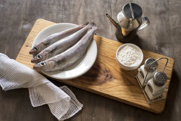 Melù Gigli Pesce Tavola Preparato Essere Pulito Cucinato Modi Diversi — Foto Stock