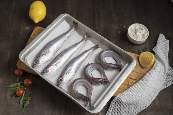 Melù Gigli Pesce Tavola Preparato Essere Pulito Cucinato Modi Diversi — Foto Stock