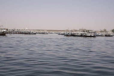 Agilkia Adası 'nın yanındaki Aswan' daki Nil Nehri..