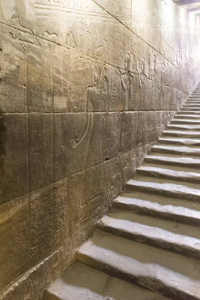 Magnífico Antigo Templo Edfu Localizado Margem Ocidental Rio Nilo Egito — Fotografia de Stock