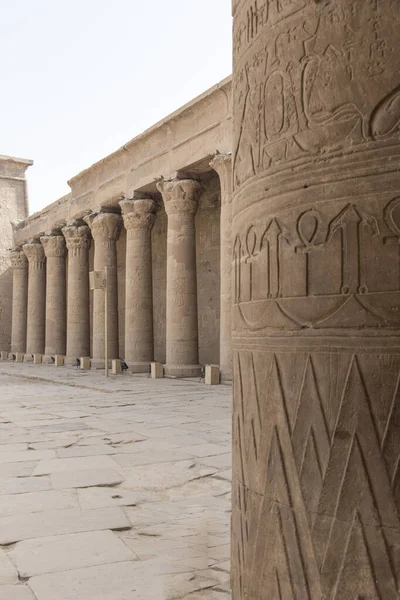 Nádherný Starobylý Chrám Edfu Který Nachází Západním Břehu Řeky Nilu — Stock fotografie