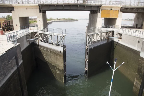 Operation Process Nile River Lock Passes Esna Egypt Africa Seen — Stock Photo, Image