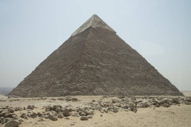 Giza piramitleri, Mısır, Afrika 'da Kahire' nin yanında. Büyük ve tarihi binalar.