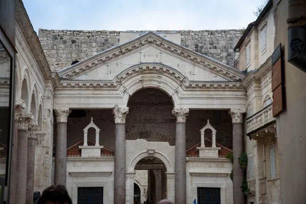 Courtyard Dioclezano Palace Split Port City Dalmatian Coast Adriatic Sea — стоковое фото