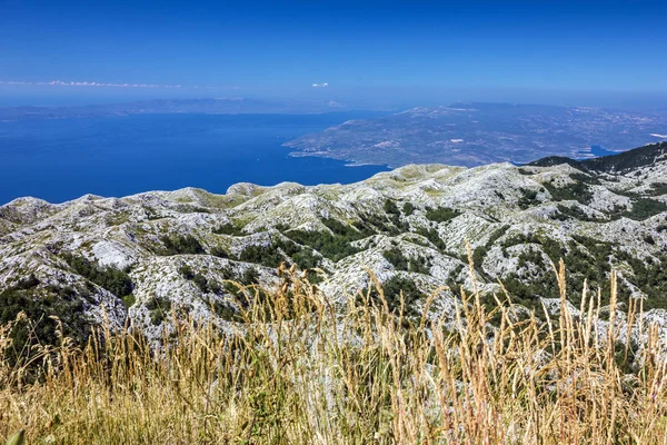 Croacia, Dalmacia, Biokovo montañas mar paisaje panorámico — Foto de Stock