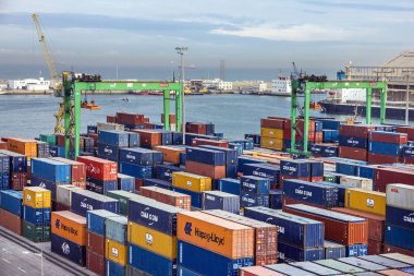 Casablanca, Fas - 3 Ocak 2017: Konteyner terminali Casabla