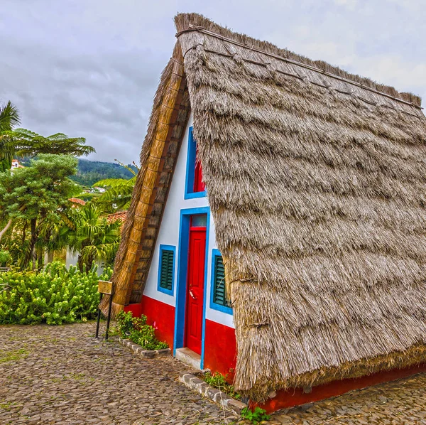 Santana Madeira, Portekiz kırsal ev. — Stok fotoğraf