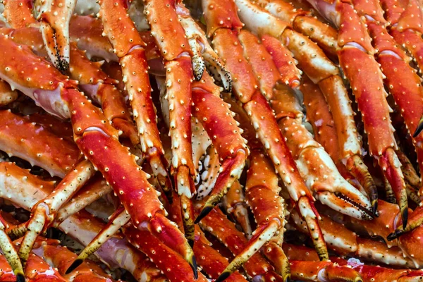Rei caranguejos carne. Fundo alimentar do mar, Mercado de peixe de Bergen, Noruega — Fotografia de Stock
