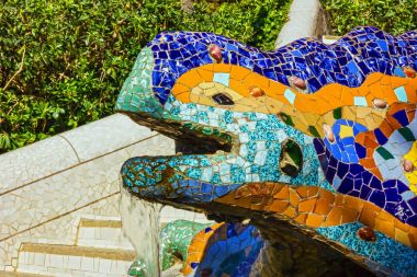 Barcelona, İspanya. Kertenkele mozaik heykel Park Guell