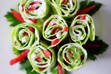 Taze ve lezzetli yeşil vejetaryen böreği