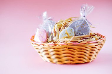 Paskalya tatil dekorasyon. Buzlanma ile yumurta biçimli tanımlama