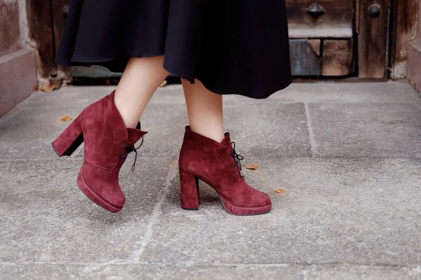 Retrô estilo retrato. Professora mulher em sapatos à moda antiga — Fotografia de Stock