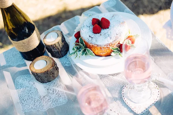 Sommer Verlobungs Picknick Tischdekoration Für Romantisches Essen — Stockfoto