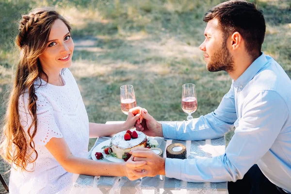 Couple Lovers Date Celebrating Engagement Dinner Table Outdoors Italian Restaurant — Stock Photo, Image