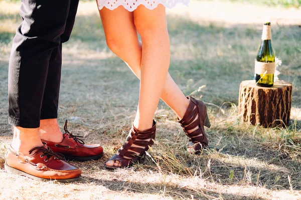 Glückliches Junges Paar Zusammen Bei Einem Date Park Blick Ihren — Stockfoto