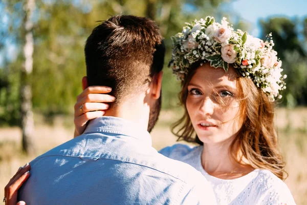 Pareja Joven Amantes Dando Paseo Aire Libre Concepto Citas — Foto de Stock