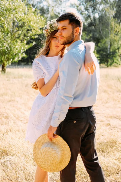 Casal Jovem Amantes Que Têm Uma Caminhada Livre Conceito Namoro — Fotografia de Stock