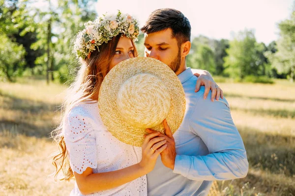 Couple Young Adult Lovers Kissing Outdoors Summer Day Dating Romance — Stock Photo, Image