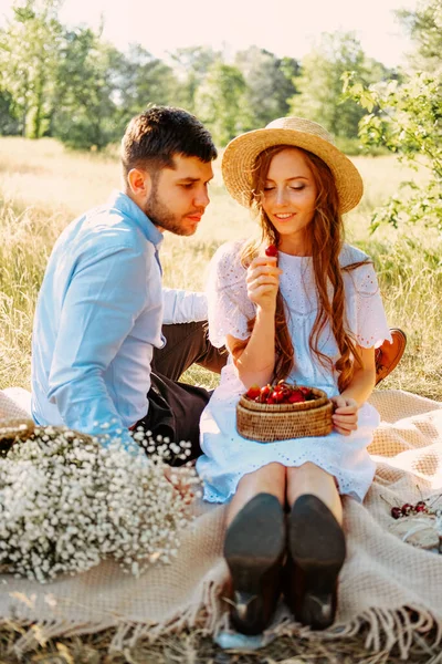 Young People Enjoying Picnic Outdoors Summer Evening — Stock Photo, Image