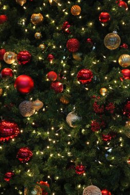 Arka plan olarak Noel ağacı süslemesi