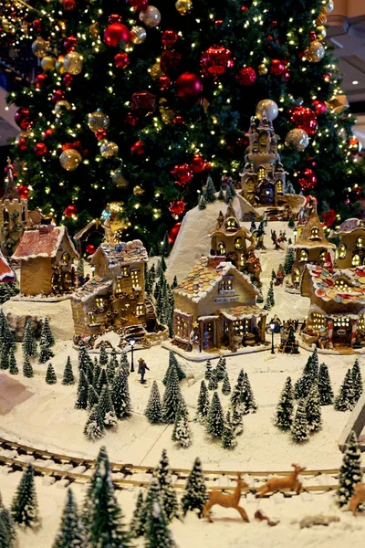 Diorama Villaggio Nevoso Decorato Con Celebrazioni Natale — Foto Stock