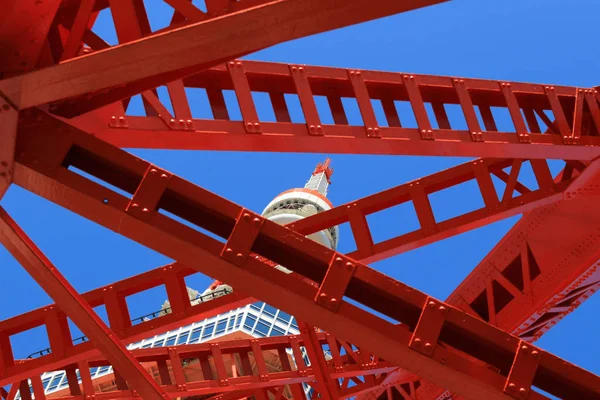 Colorida Torre Tokio Construida Con Estructura Acero Vista Desde Abajo — Foto de Stock