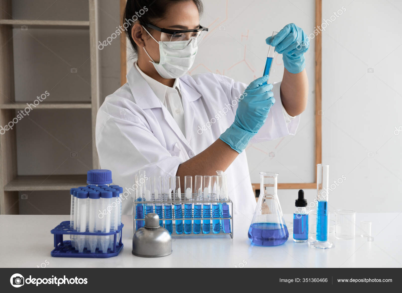 Des Chercheuses Experimentent Laboratoire Concept Scientifique Virus Chimie Image Libre De Droit Par L2esnetz C Des Chercheuses Experimentent Laboratoire Concept Scientifique Virus Chimie Image Libre De Droit Par L2esnetz C
