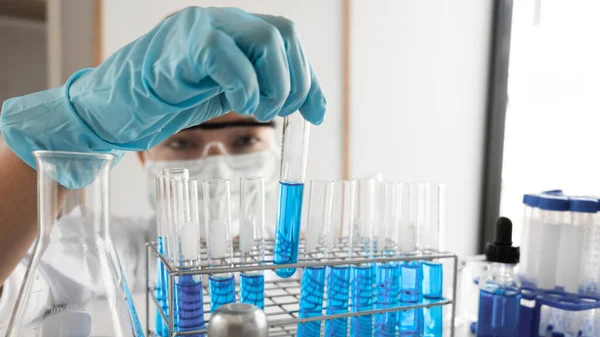 Científica Está Experimentando Laboratorio Concepto Ciencia Virus Química — Foto de Stock