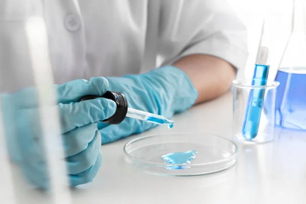 Científica Está Experimentando Laboratorio Concepto Ciencia Virus Química — Foto de Stock
