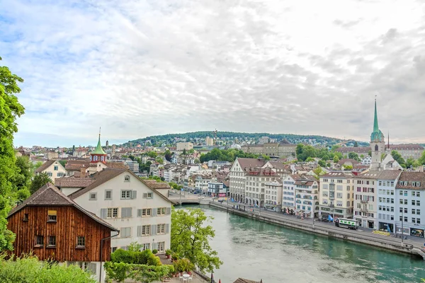 Limmat with  Limmatquai, downtown Zurich, Switzerland — Stock Photo, Image