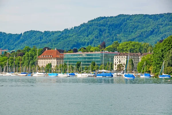 Zürichi-tó nyugati partján, Mythenquai — Stock Fotó