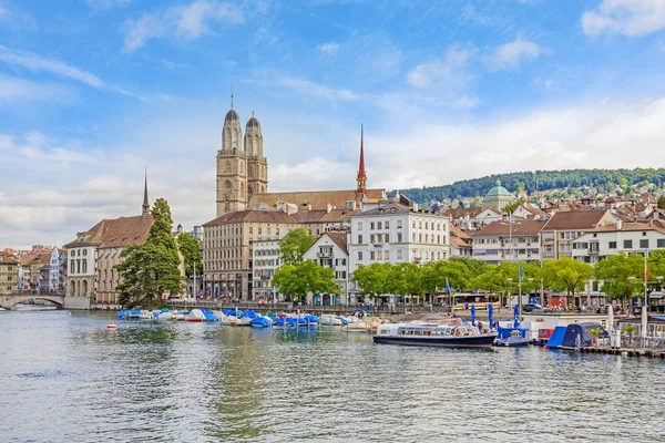 Grossmunster and Limmat, Zuerich — Stock Photo, Image