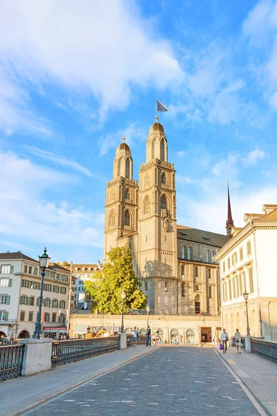 Minster Grossmunster of Zurich - view from bridge "Munsterbrucke" — Stock Photo, Image