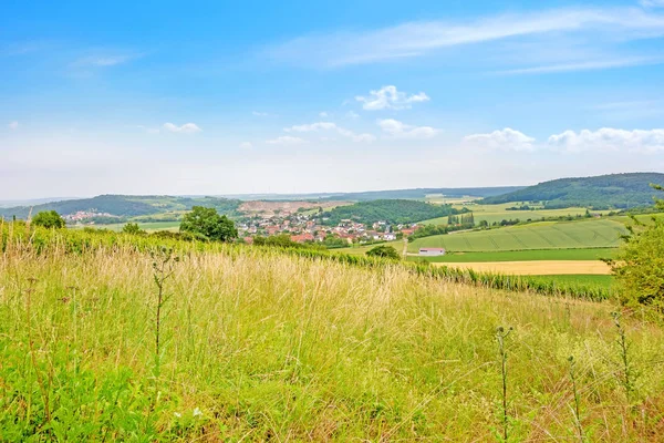 Paisagem Rural Alemã Com Prado Primeiro Plano Céu Azul — Fotografia de Stock