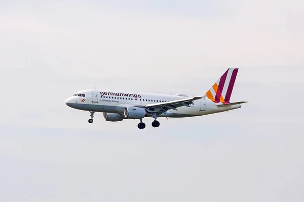 Samolotu Germanwings podczas lądowania — Zdjęcie stockowe