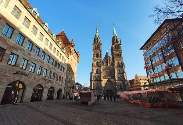 Nuremberg Germany January 2020 Beautiful Fountain Tower Schoener Brunnen Middle — Stock Photo, Image