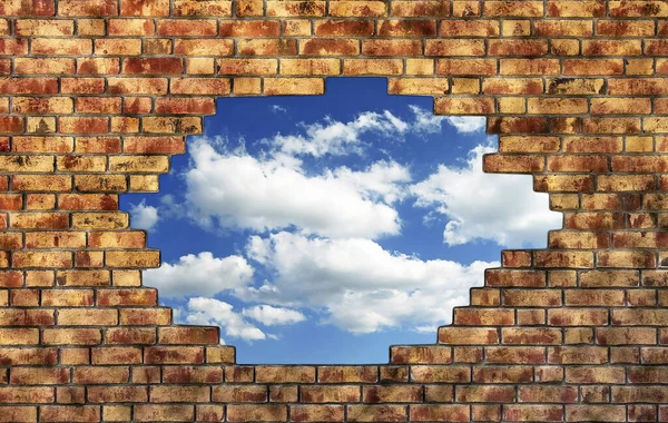 Τοίχος Τούβλο Διάλειμμα Γούρνα Για Δείτε Μπλε Του Ουρανού Σύννεφα Εικόνα Αρχείου