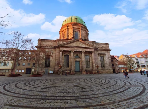 德国纽伦堡 2020年1月1日 位于纽伦堡市中心Jokobsplatz广场的圣伊丽莎白教堂 — 图库照片