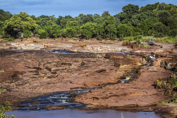 Červené skály panoramatický pohled v Krugerův národní park, Jihoafrická republika — Stock fotografie