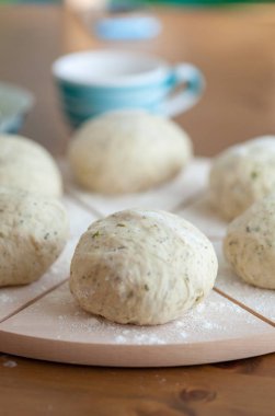 Ev ortamı, otantik ev yapımı pizza hamuru hazırlama