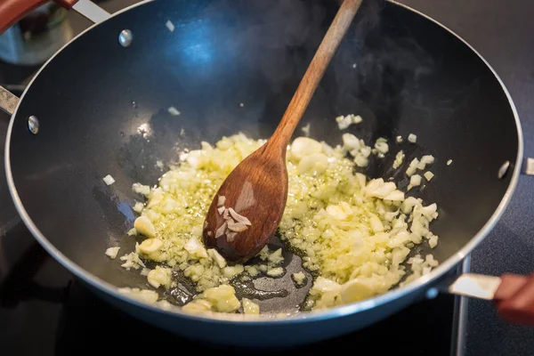 Stegt Løg Olie Eller Smør Stegepande Hjemlige Omgivelser - Stock-foto