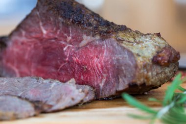 Kesme Tahtasında Biftek