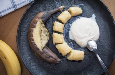 Mascarpone ile kızarmış muz