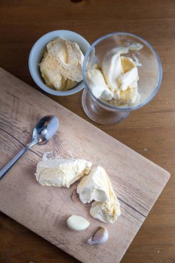 Vanilyalı dondurma ile sarımsak