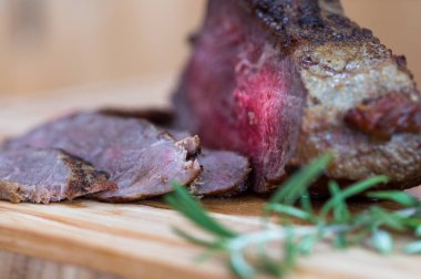 Kesme Tahtasında Biftek