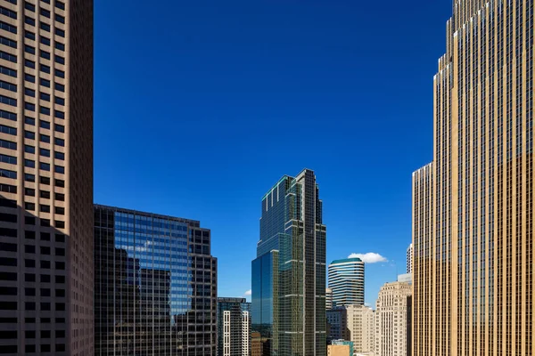 Eine abstrakte Ansicht der Stadtarchitektur von Minneapolis, USA — Stockfoto